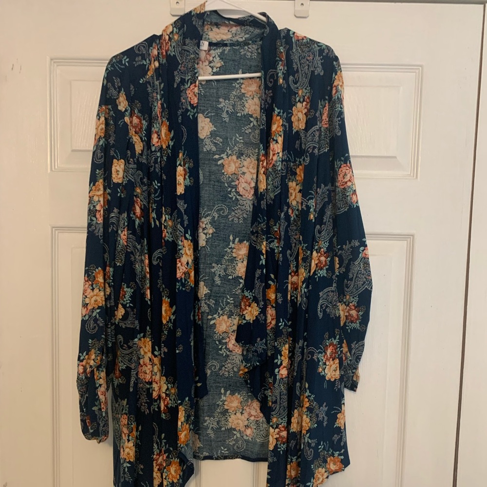 AVLN Studio Floral Kimono, Size XL